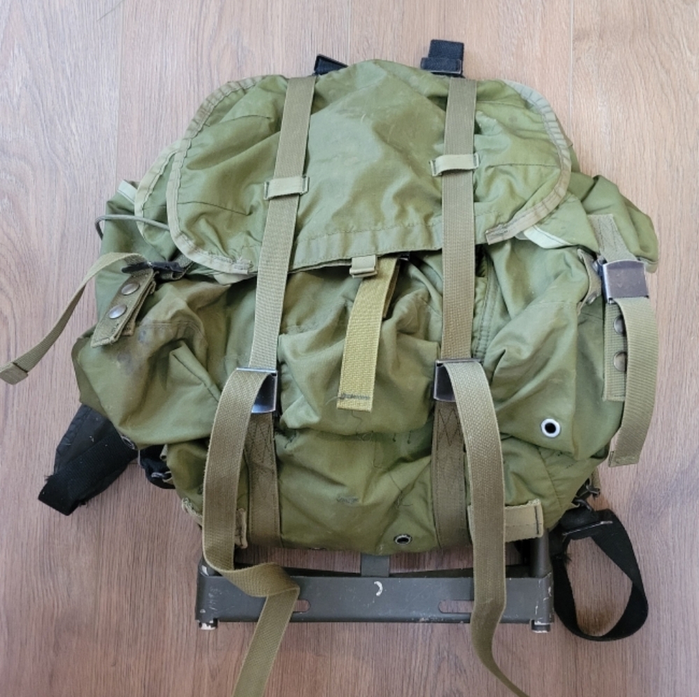 Alice Pack, with frame (a.l.i.c.e)